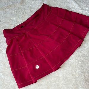 Lululemon Pace Rival mid-rise skirt in the color red.